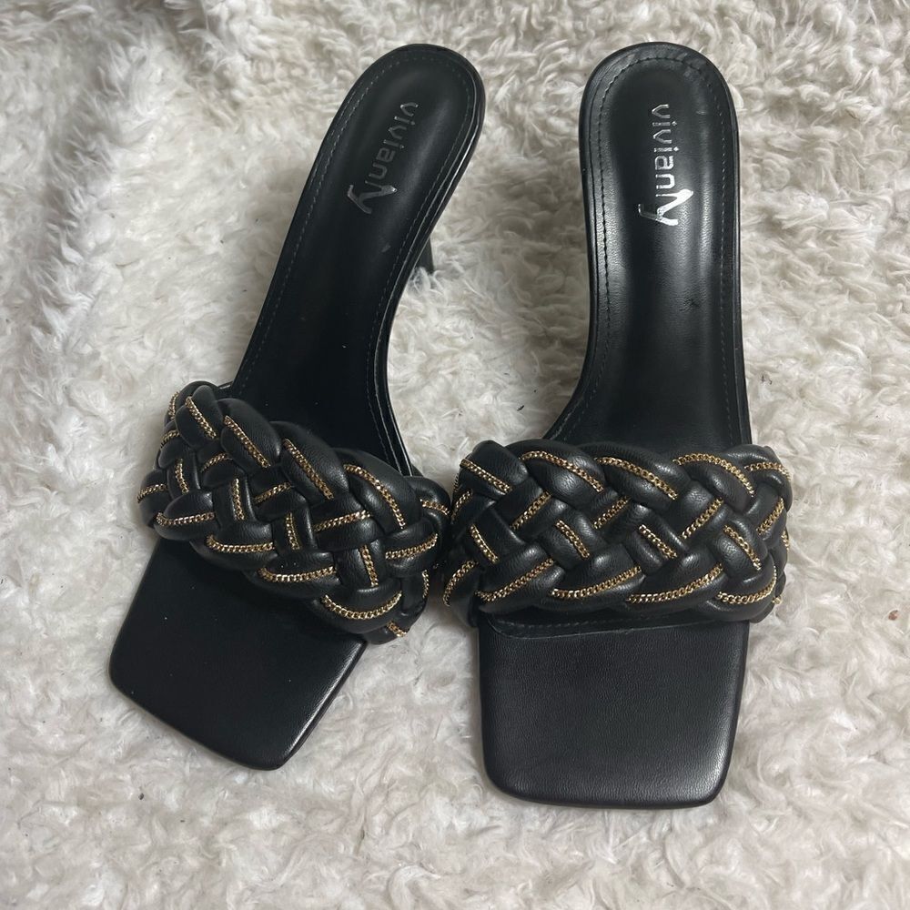 Vivianly Black slip on heels sandals with gold tone chain accent size 11